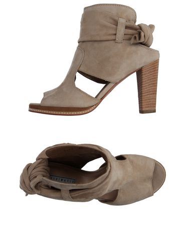 Сандалии VIC MATIĒ