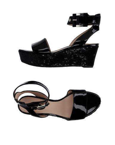 Сандалии GUESS