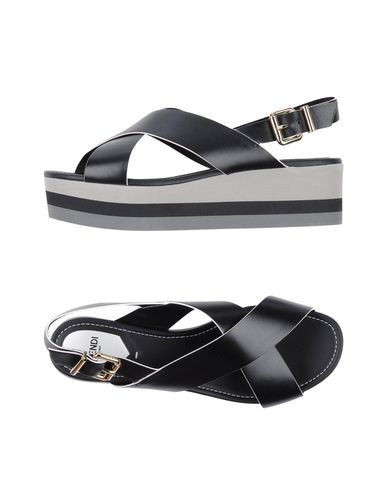 Сандалии FENDI