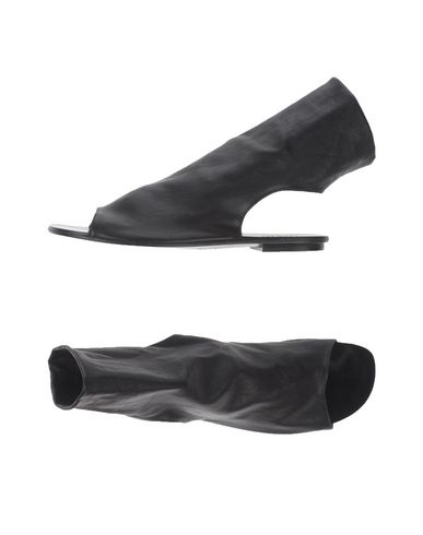 Сандалии  - Черный цвет