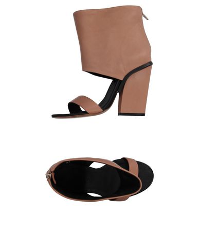 Сандалии AVELON