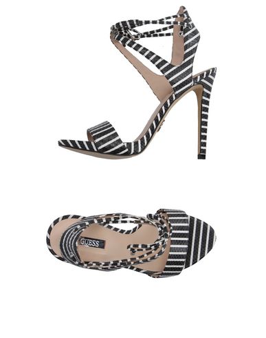 Сандалии GUESS