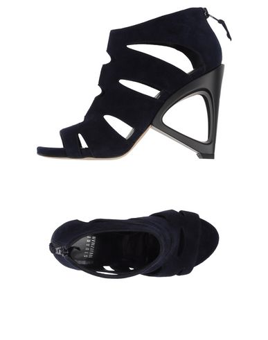 Сандалии STUART WEITZMAN