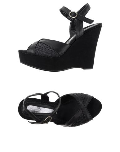 Сандалии  - Черный цвет