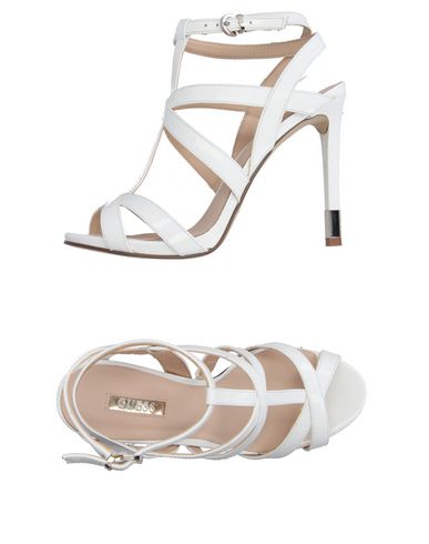 Сандалии GUESS