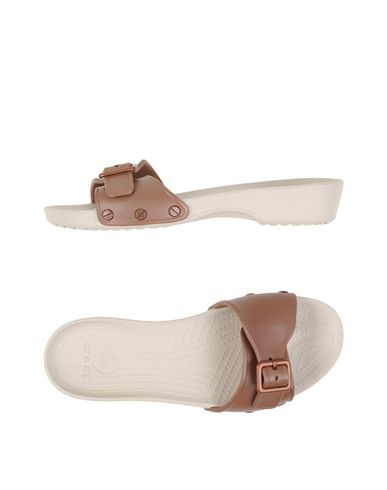 Сандалии CROCS