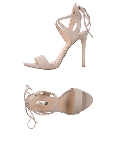 Сандалии GUESS