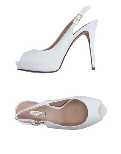 Сандалии GUESS