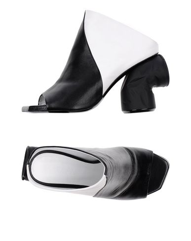 Сандалии  - Черный цвет