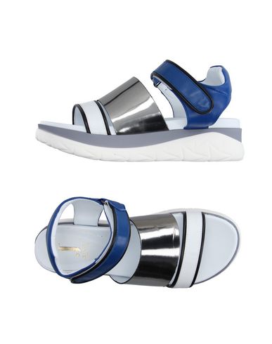 Сандалии JEANNOT