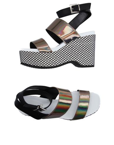 Сандалии JEANNOT