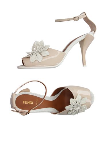Сандалии FENDI