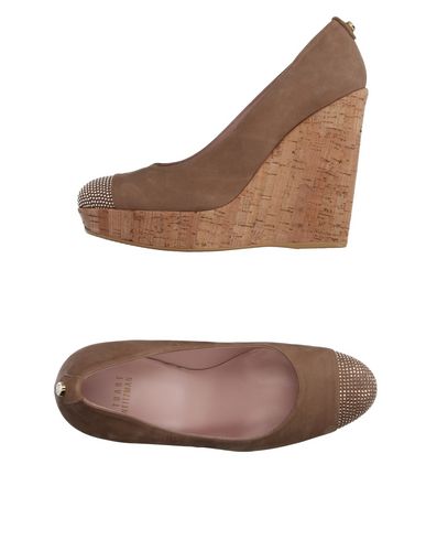 Туфли STUART WEITZMAN
