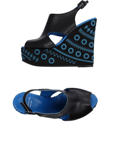 Сандалии  - Черный цвет