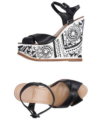 Сандалии  - Черный цвет