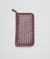 Bottega Veneta® PORTEFEUILLE ZIPPÉ AUBERGINE EN CUIR VN INTRECCIATO Bottega Veneta® PORTEFEUILLE ZIPPÉ AUBERGINE EN CUIR VN INTRECCIATO