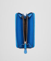 Bottega Veneta® NEW CHARTREUSE SIGNAL BLUE INTRECCIATO
MADRAS HERITAGE
ZIP AROUND WALLET Bottega Veneta® NEW CHARTREUSE SIGNAL BLUE INTRECCIATO
MADRAS HERITAGE
ZIP AROUND WALLET