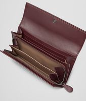 Bottega Veneta® AUBERGINE INTRECCIATO NAPPA CONTINENTAL WALLET Bottega Veneta® AUBERGINE INTRECCIATO NAPPA CONTINENTAL WALLET