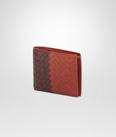 Bottega Veneta® PORTEMONNAIE AUS CLUB FUMÉ INTRECCIATO BURNT RED, AUBERGINE UND EDOARDO Bottega Veneta® PORTEMONNAIE AUS CLUB FUMÉ INTRECCIATO BURNT RED, AUBERGINE UND EDOARDO