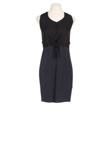 ZOOM OHNE TITEL - Short dress