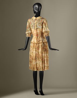 ABITO LONGUETTE STAMPA TAPPEZZERIA - Vestiti corti - Dolce&Gabbana - Inverno 2014 ABITO LONGUETTE STAMPA TAPPEZZERIA - Vestiti corti - Dolce&Gabbana - Inverno 2014