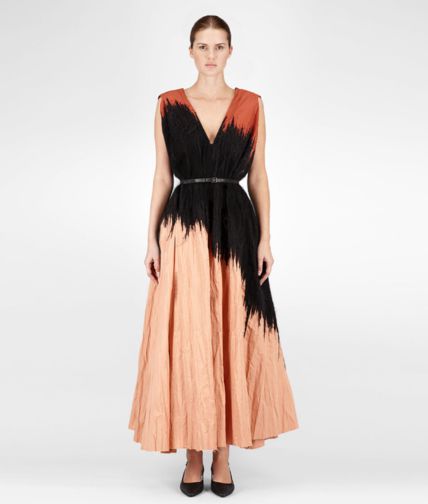 BOTTEGA VENETA - KLEID AUS VEREDELTER RAMIE-BAUMWOLLE MIT MOHAIR-VERZIERUNG BURNT RED PALAZZO