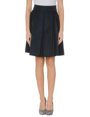 18CRR81 - Knee length skirt