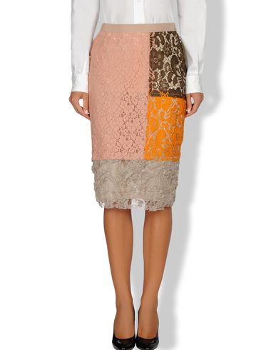 Moschino, Knielanger Rock