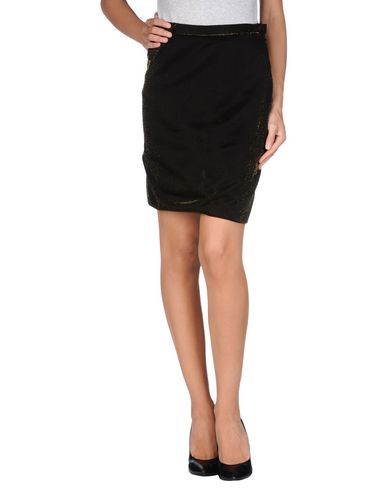 ZOOM OPENING CEREMONY - Knee length skirt