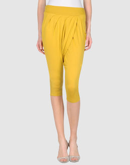 Amaya Arzuaga 3/4-length Shorts - Item 36240006