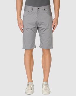 WESC - PANTALONI - Bermuda - su YOOX.COM