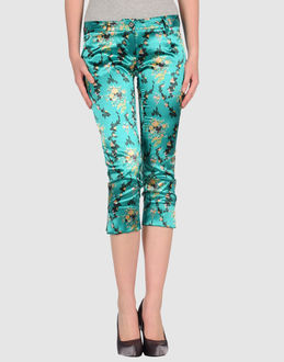 Adele Fado - Pantaloni - Pantaloni Capri - Su Yoox.com