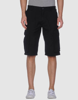 EASTPAK - PANTALONI - Bermuda - su YOOX.COM