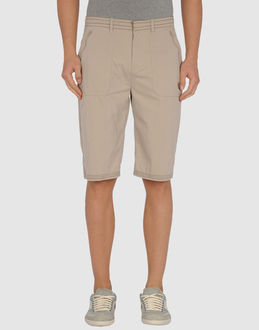 FRED PERRY - PANTALONI - Bermuda - su YOOX.COM