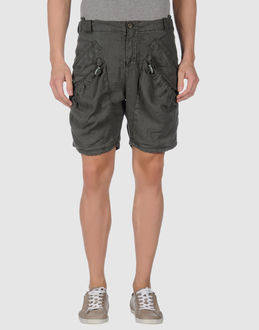 JUST CAVALLI - PANTALONI - Bermuda - su YOOX.COM