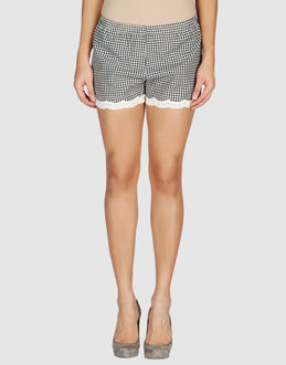 SARAH WAYNE - HOSEN - Shorts - bei YOOX.COM