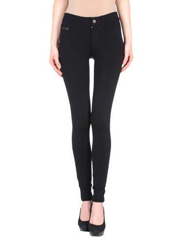 ZOOM BURBERRY BRIT - Casual pants