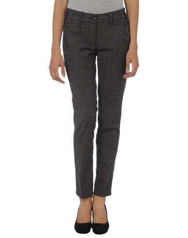 ZOOM MET CHINO & FRIENDS - Casual pants