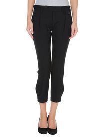 PRADA - 3/4-length short