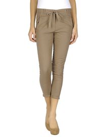 SEMI-COUTURE - 3/4-length short