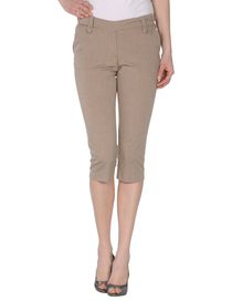 FRED PERRY - 3/4-length short