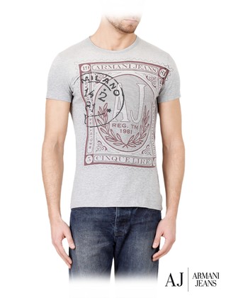 Short-sleeve t-shirt