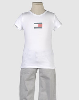 TOMMY HILFIGER - TOPS - Kurz�rmlige T-Shirts - bei YOOX.COM