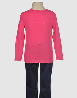 TOMMY HILFIGER - TOPS - Lang�rmlige T-Shirts - bei YOOX.COM