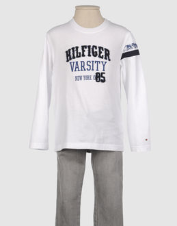TOMMY HILFIGER - TOPS - Lang�rmlige T-Shirts - bei YOOX.COM