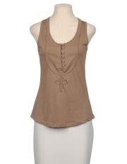 CLOSED - Sleeveless t-shirt