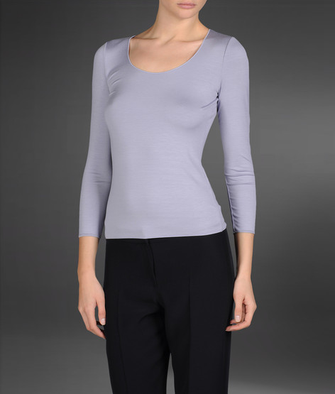 Long-sleeve t-shirt