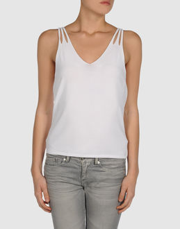 prezzi e offerte SHE S SO TOPWEAR Tops su YOOX.COM su prezzi in promozione