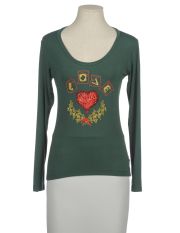 A,C - Long sleeve t-shirt
