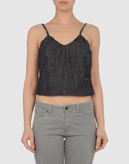 prezzi e offerte GUESS TOPWEAR Tops su YOOX.COM su prezzi in promozione